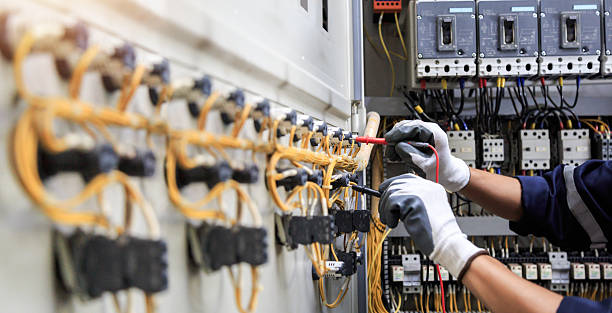 Professional Electrician technician working in Columbus, OH